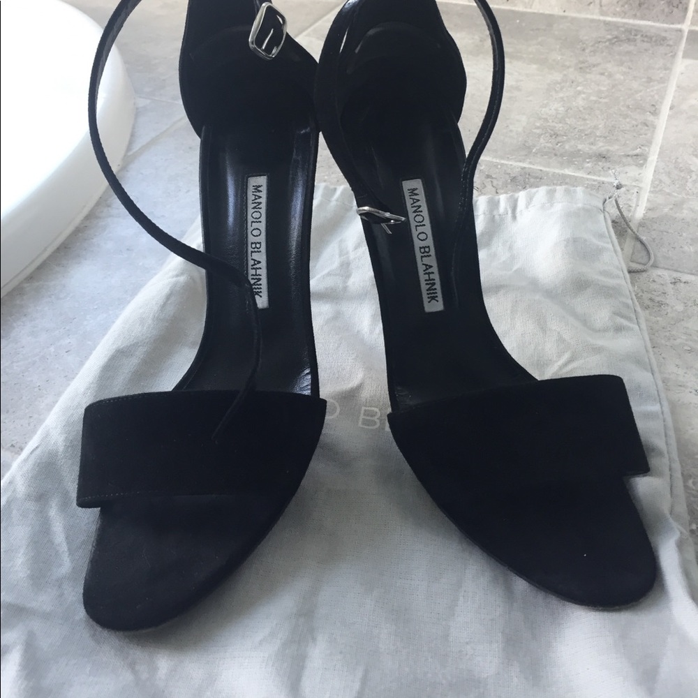 Manolo blahnik designer black ankle strap heels